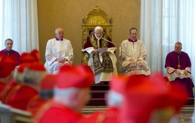 Benedikt XVI. na konzistoriju